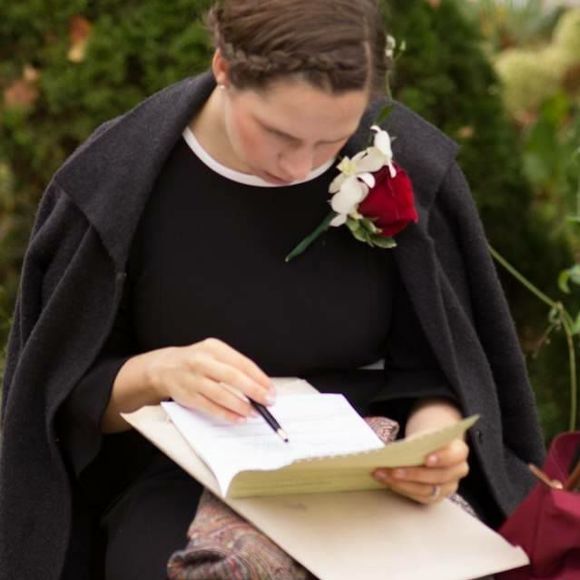 Meet your Posher, Émilie - Picture 1 of 1